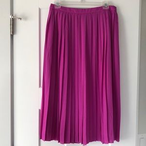 Pleated skirt (midi)